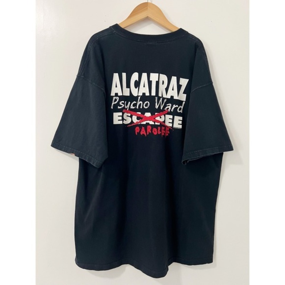 Alcatraz Psycho Ward Escapee Parolee Graphic T Shirt Black Fruit of the Loom XL